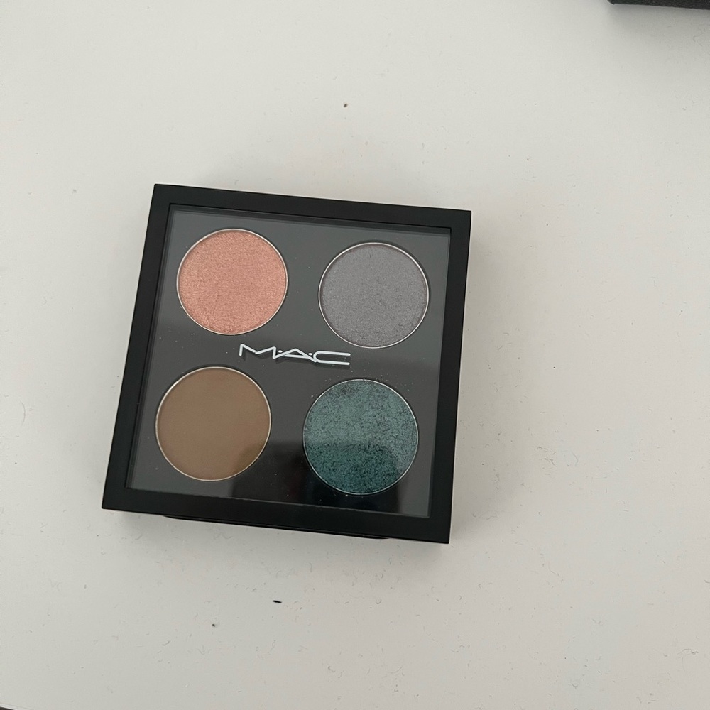 Mac eyeshadow - pro colour x 4 compact